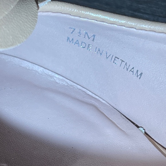 Linda Paolo tan heels with floral leather appliqué - Picture 8 of 9